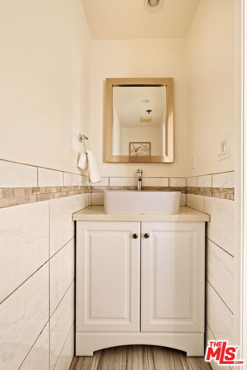 2205 S Bentley Ave Unit: 202