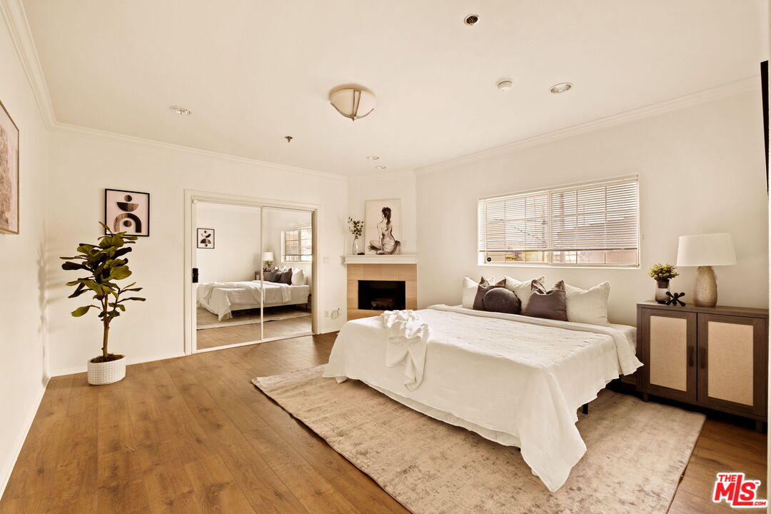 2205 S Bentley Ave Unit: 202