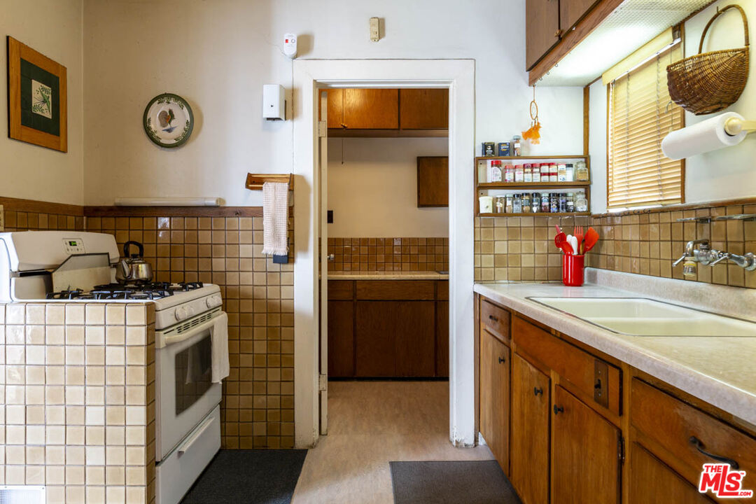 444 S Citrus Ave, Hancock Park