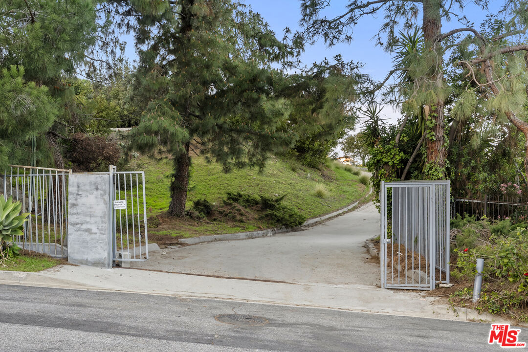 2666 Larmar Rd, hollywood hills