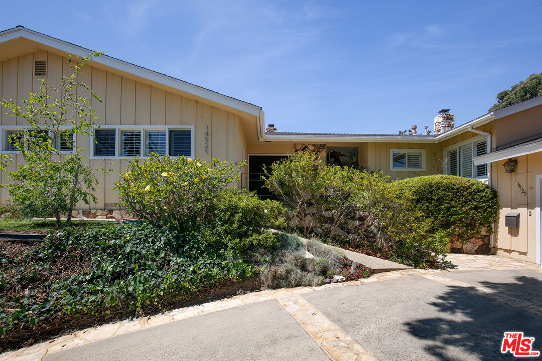 14929 La Cumbre Dr, Pacific Palisades