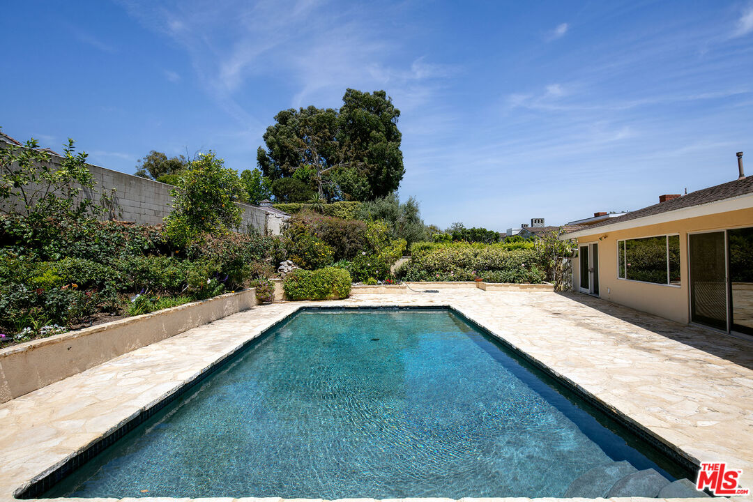14929 La Cumbre Dr, Pacific Palisades