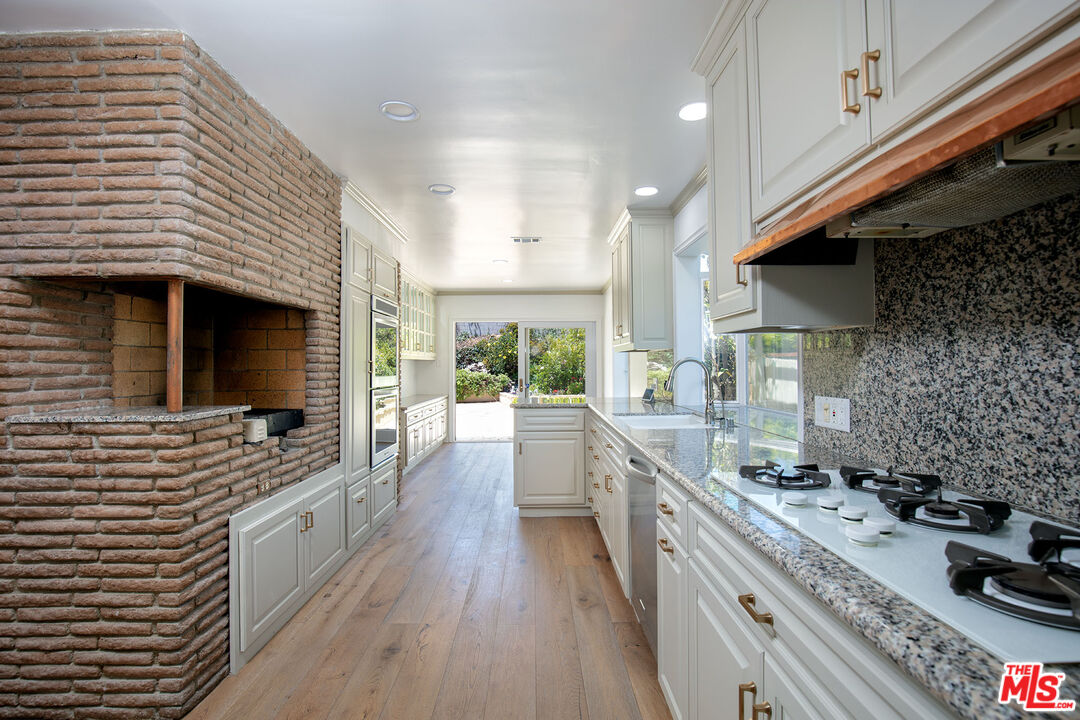 14929 La Cumbre Dr, Pacific Palisades