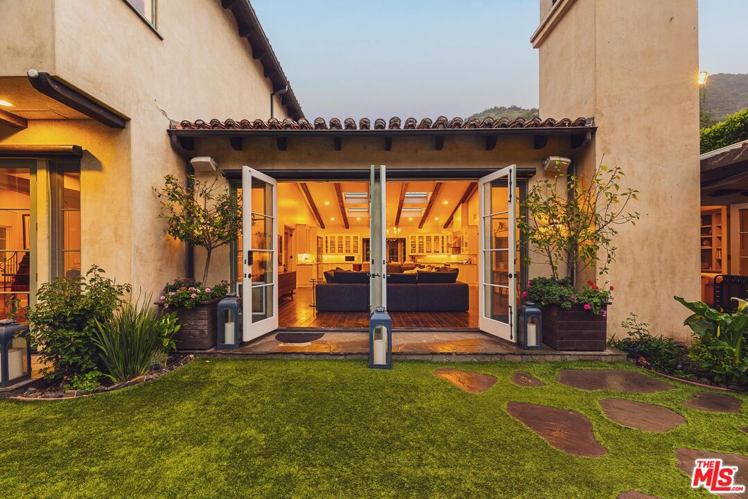 2975 Mandeville Canyon Rd, Los Angeles