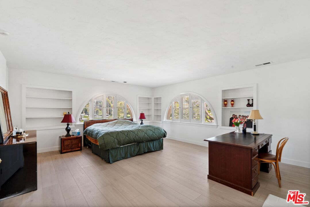 324 Marguerita Ave