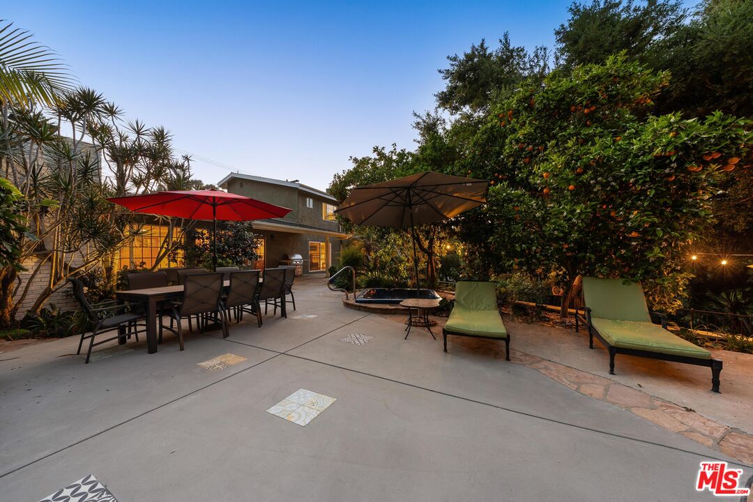 3634 Woodcliff Rd, Sherman Oaks