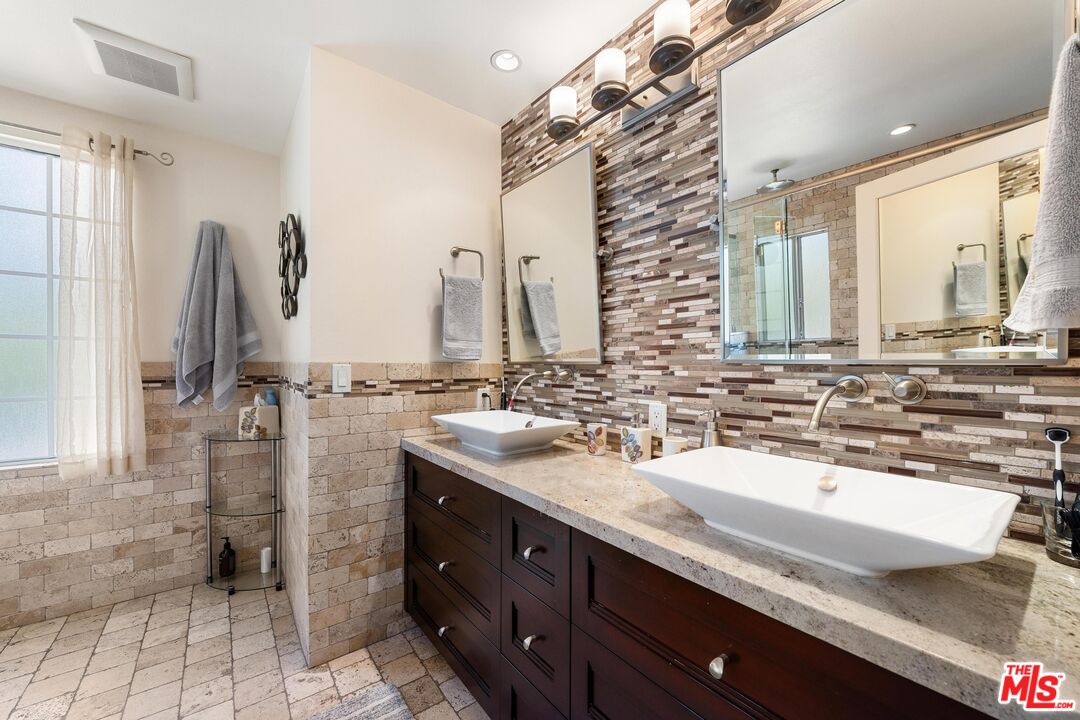 3634 Woodcliff Rd, Sherman Oaks