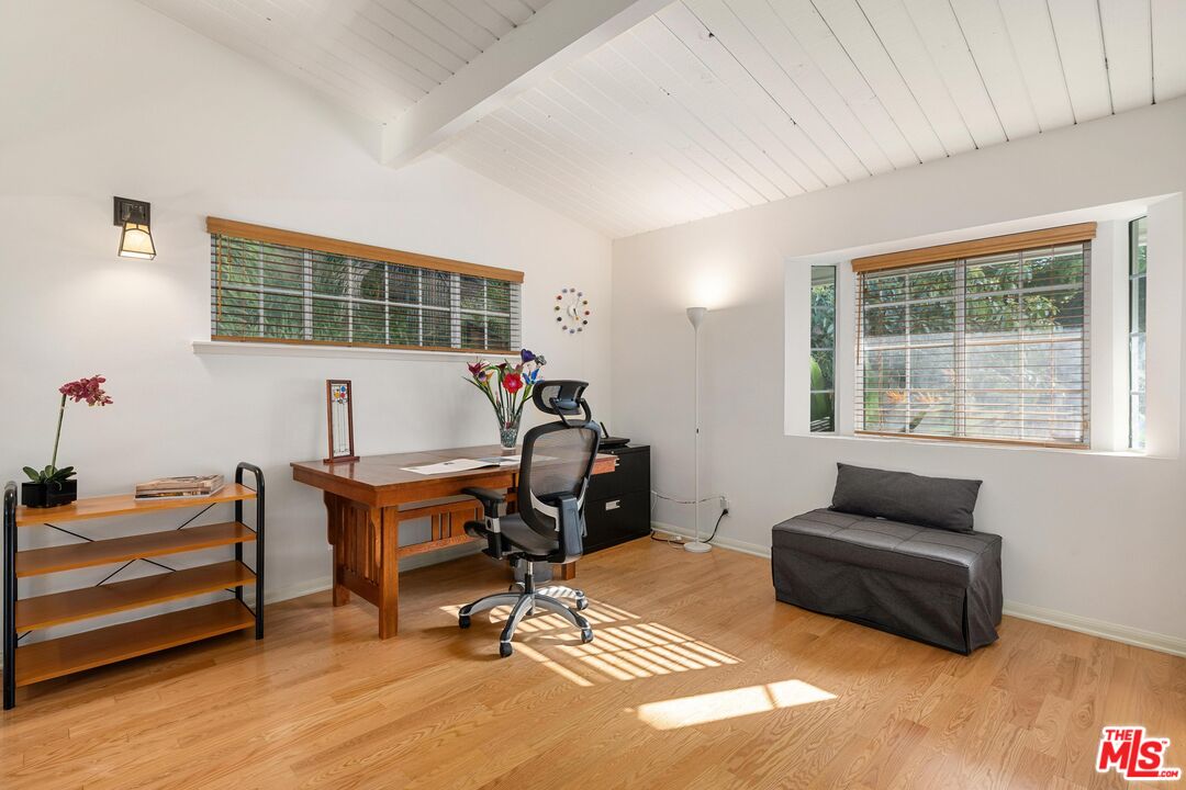 3634 Woodcliff Rd, Sherman Oaks