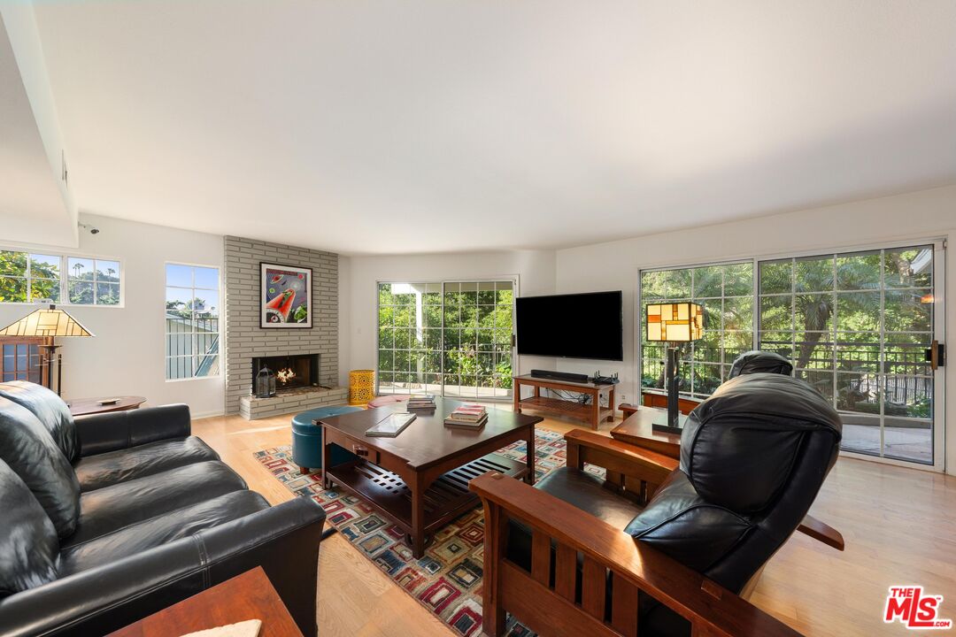 3634 Woodcliff Rd, Sherman Oaks