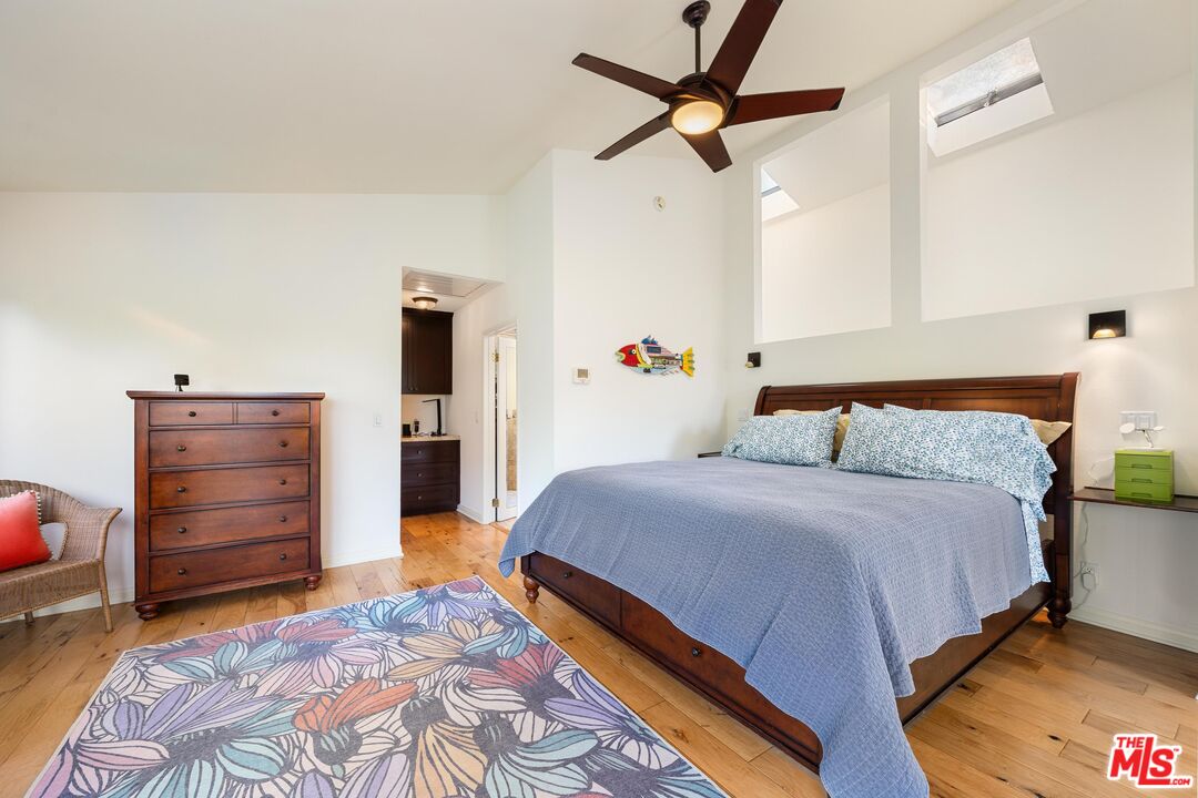3634 Woodcliff Rd, Sherman Oaks