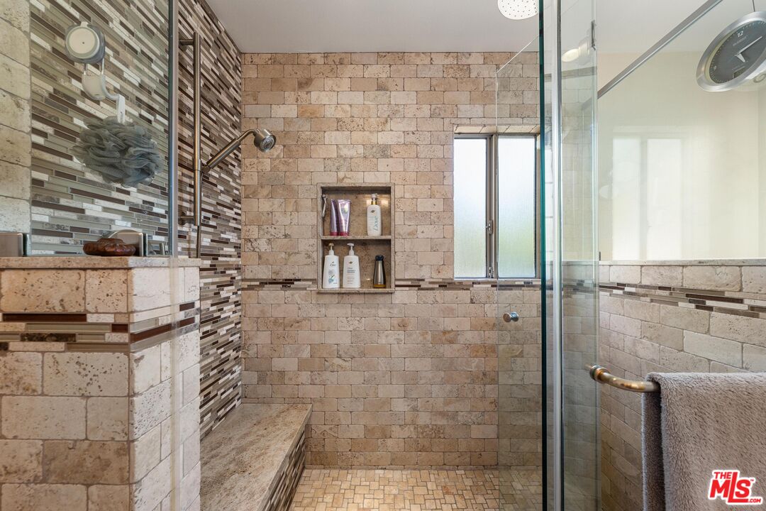 3634 Woodcliff Rd, Sherman Oaks