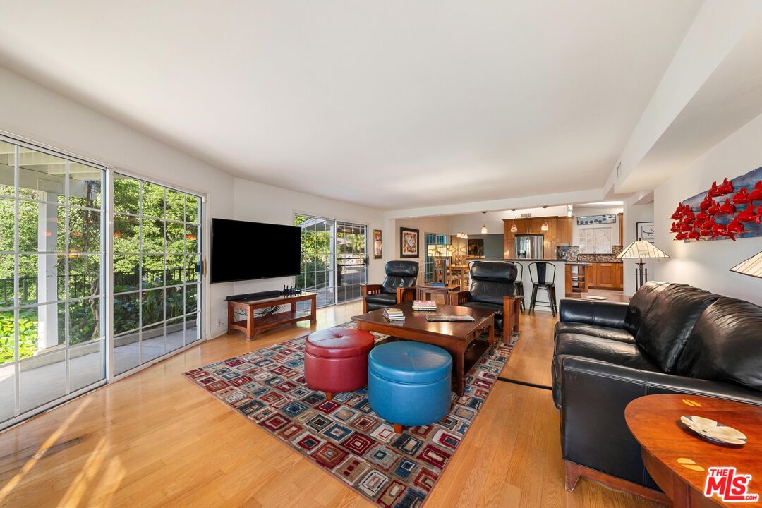 3634 Woodcliff Rd, Sherman Oaks
