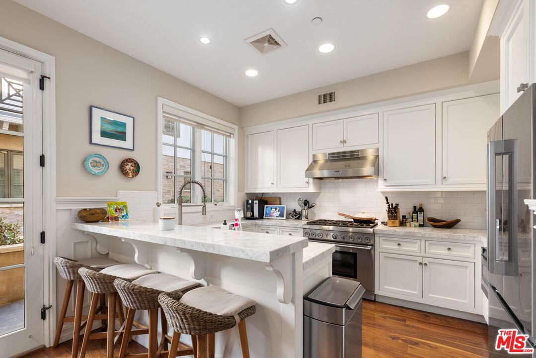 939 20th St Unit: 1