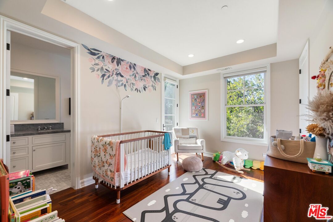 939 20th St Unit: 1