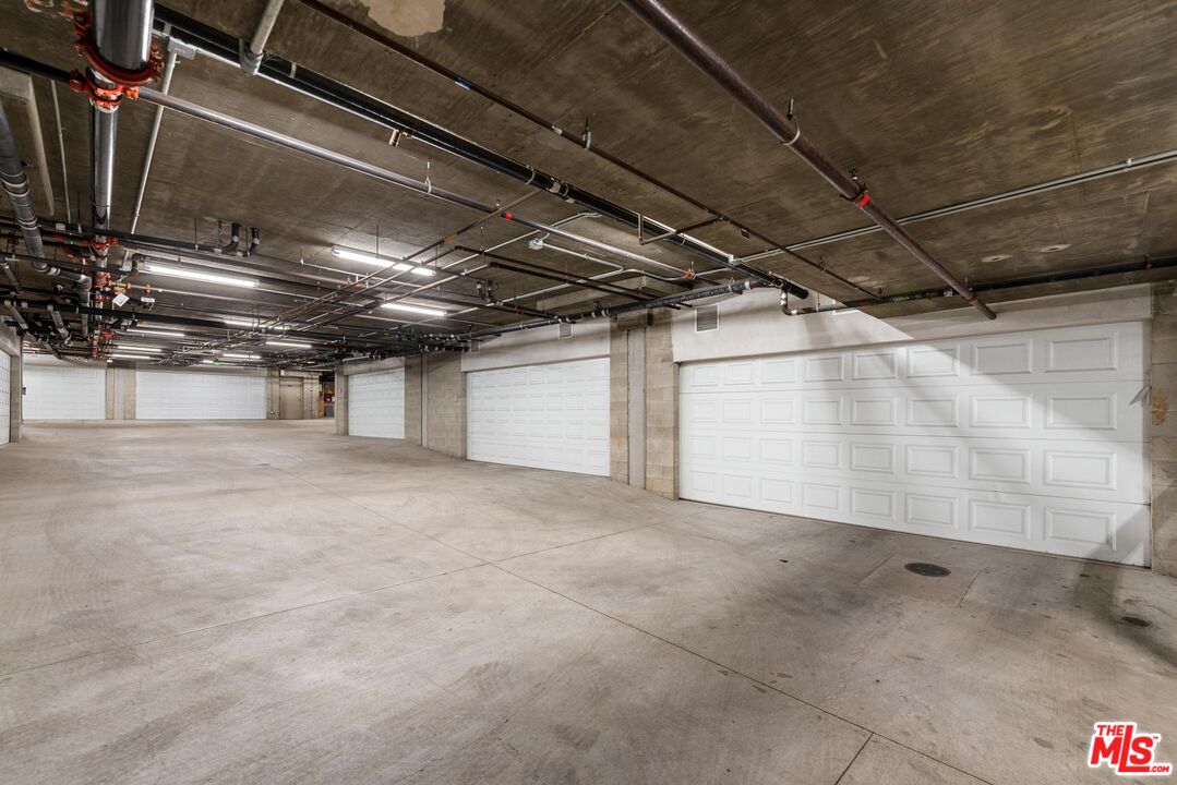 939 20th St Unit: 1