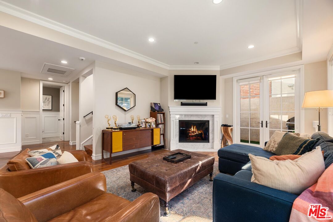 939 20th St Unit: 1
