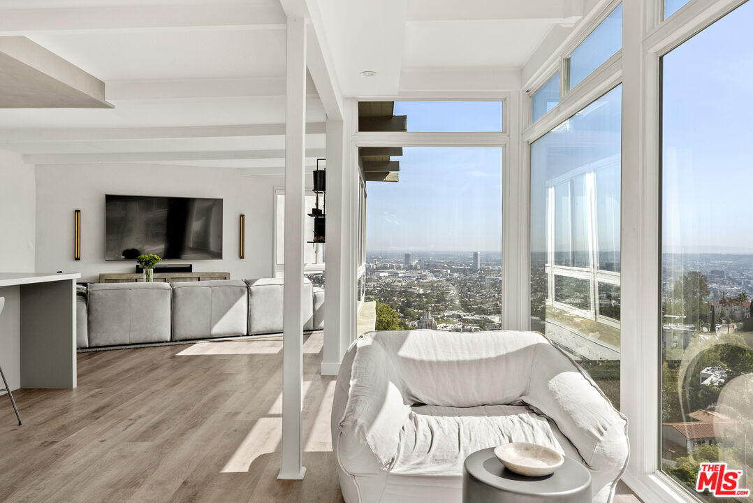 8460 Franklin Ave, hollywood hills