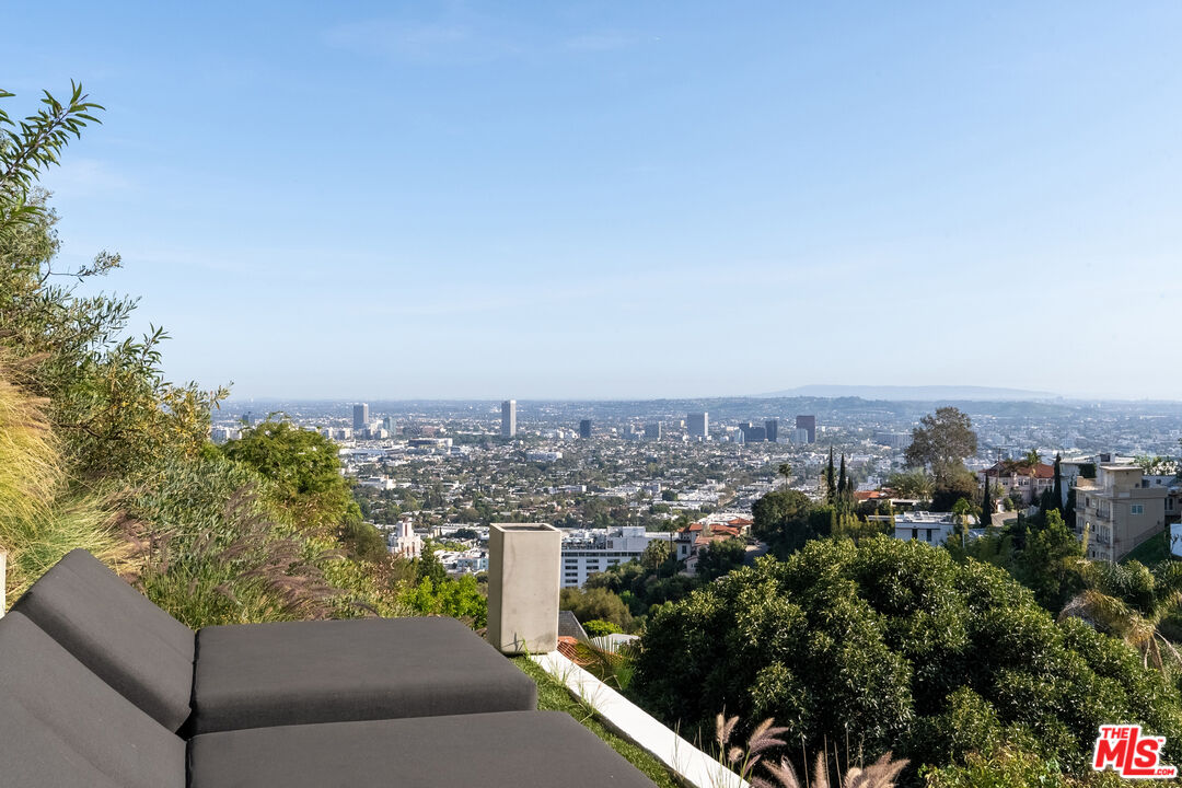8460 Franklin Ave, hollywood hills