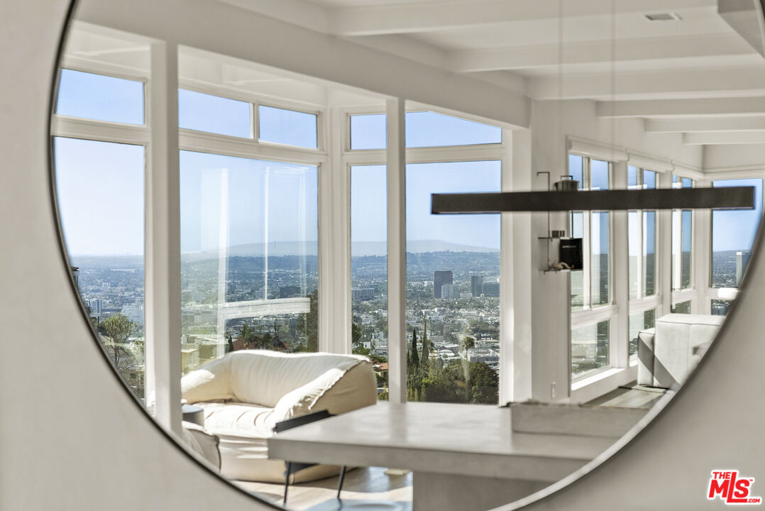 8460 Franklin Ave, hollywood hills