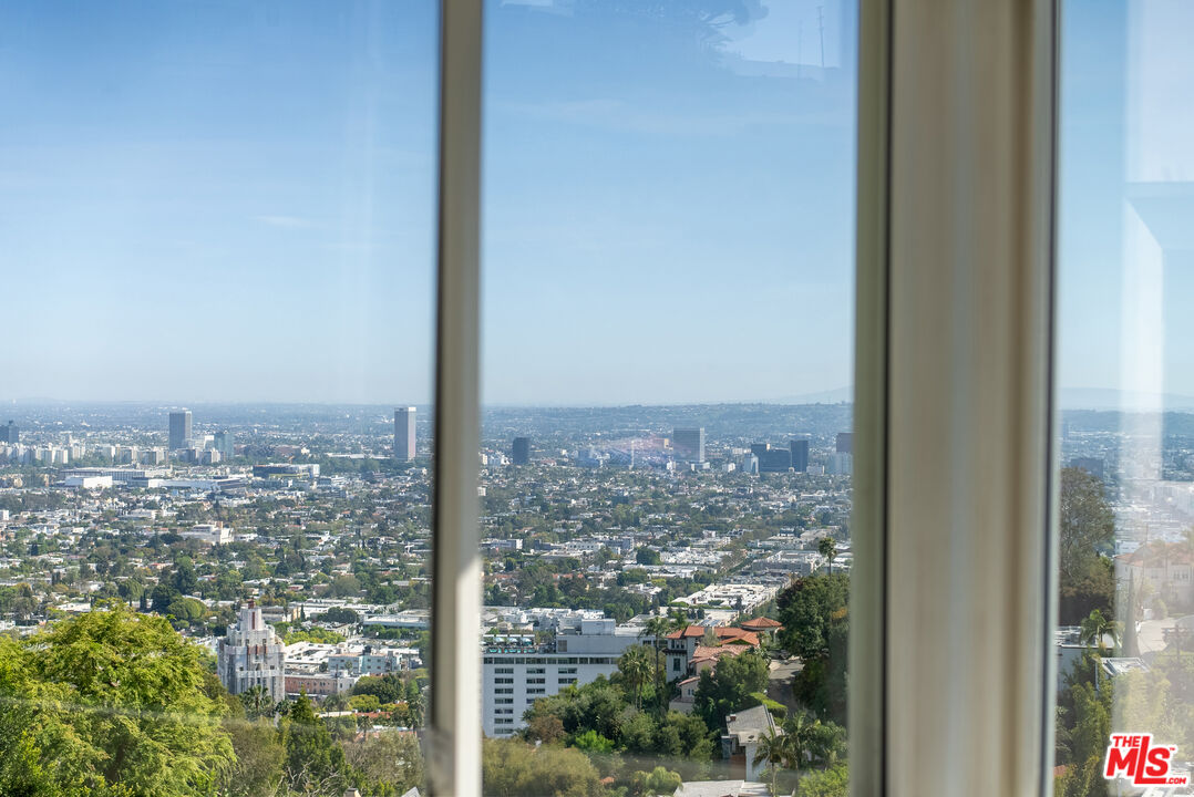 8460 Franklin Ave, hollywood hills