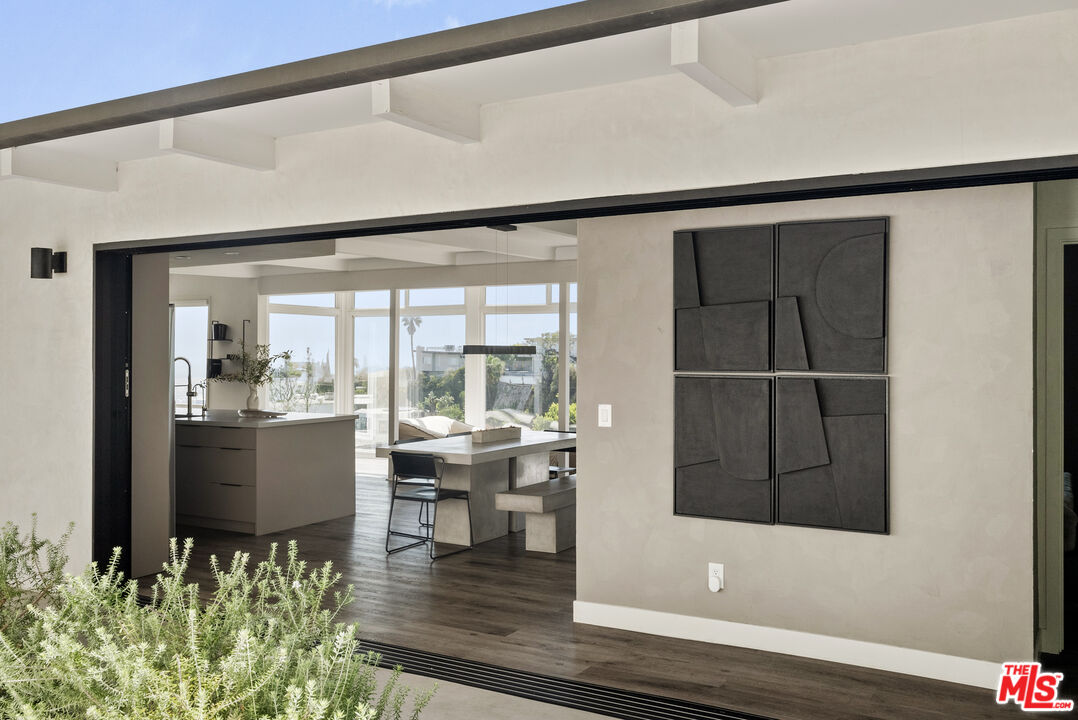 8460 Franklin Ave, hollywood hills