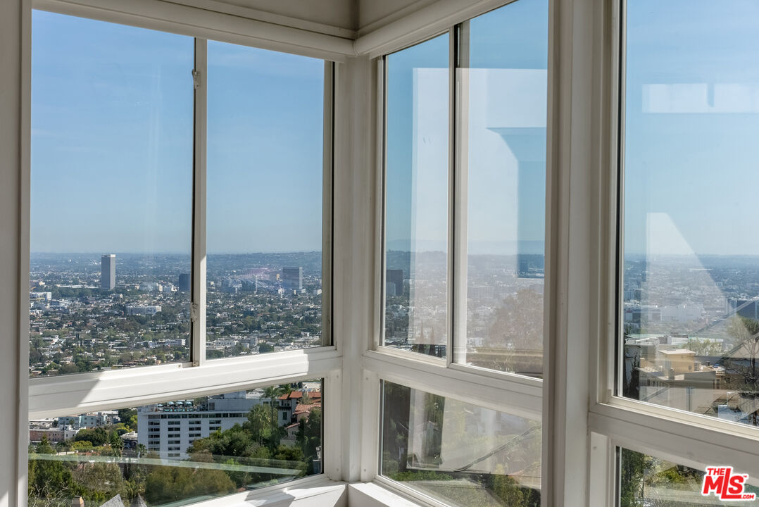 8460 Franklin Ave, hollywood hills