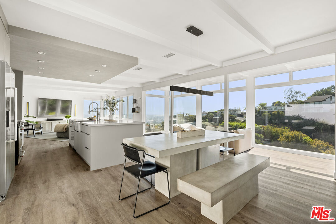 8460 Franklin Ave, hollywood hills