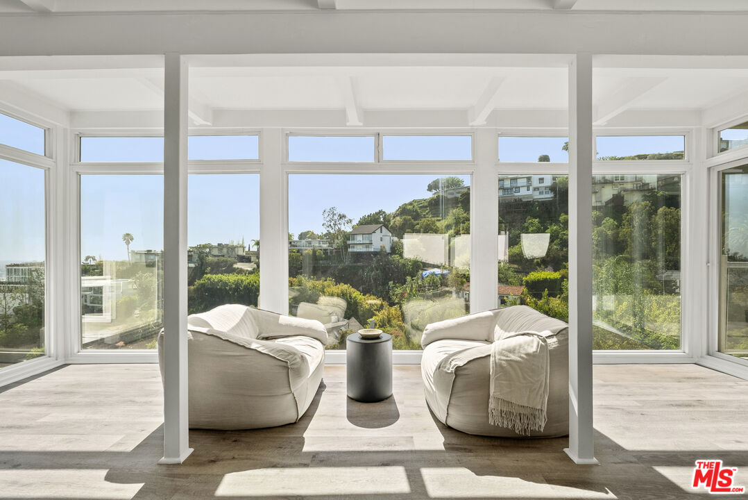8460 Franklin Ave, hollywood hills