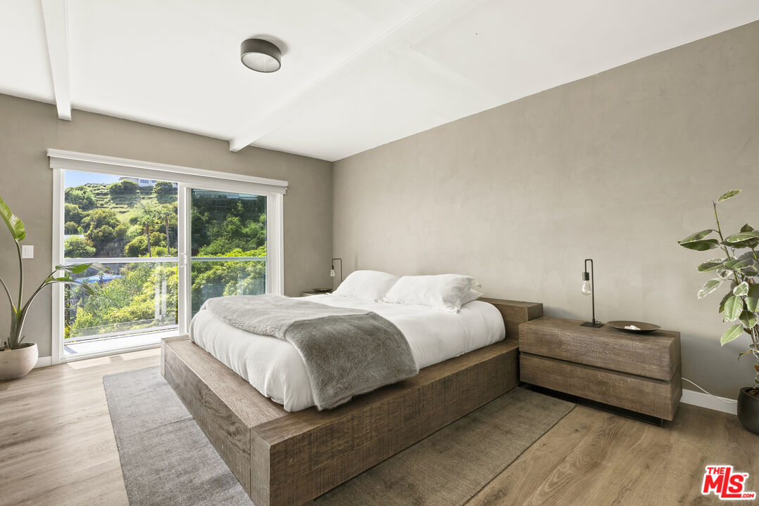 8460 Franklin Ave, hollywood hills