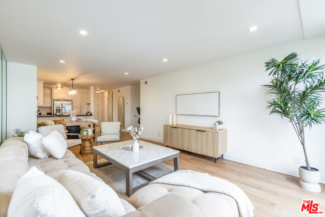 10751 Wilshire Blvd Unit: 1106