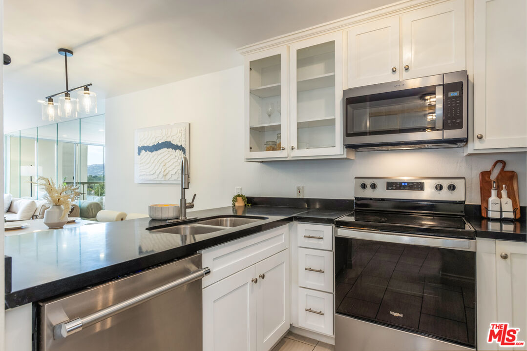 10751 Wilshire Blvd Unit: 1106