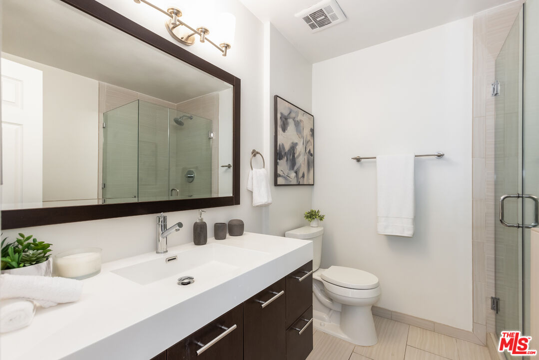 10751 Wilshire Blvd Unit: 1106