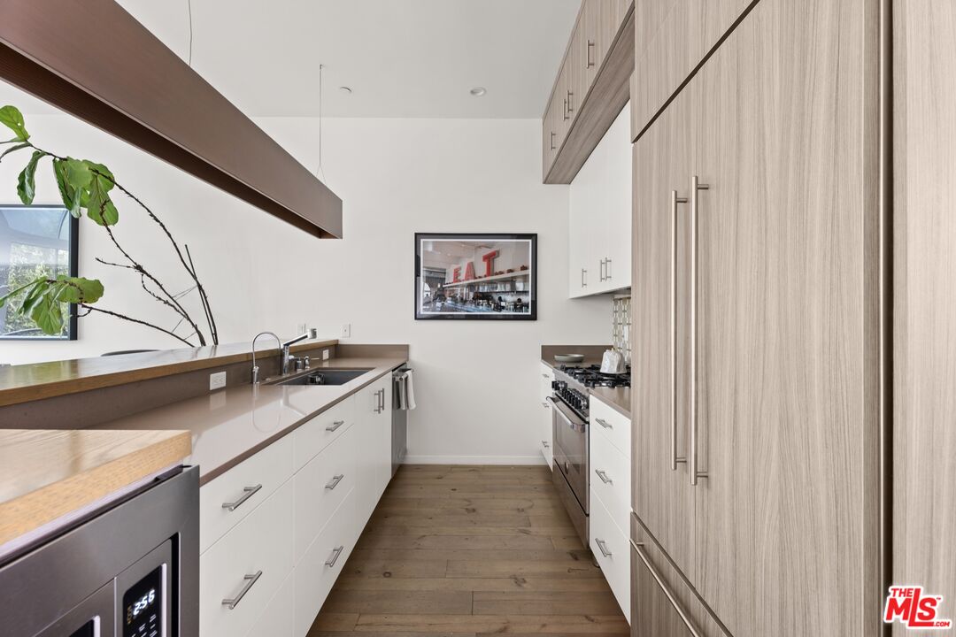 1130 N Ogden Dr, West Hollywood