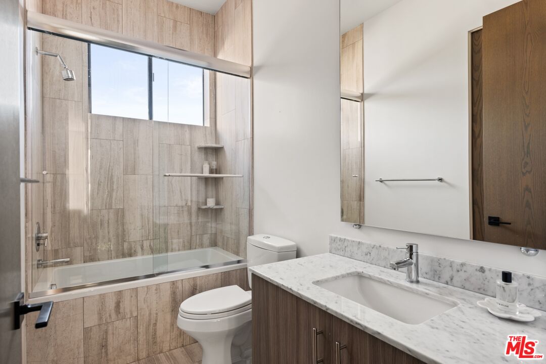 1130 N Ogden Dr, West Hollywood