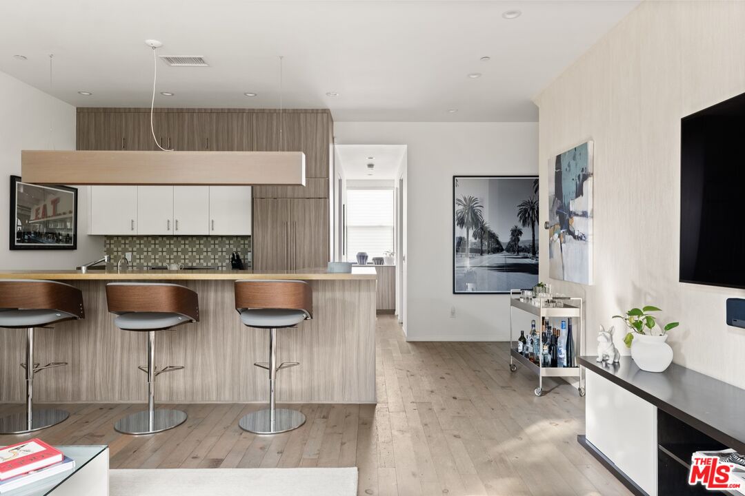 1130 N Ogden Dr, West Hollywood