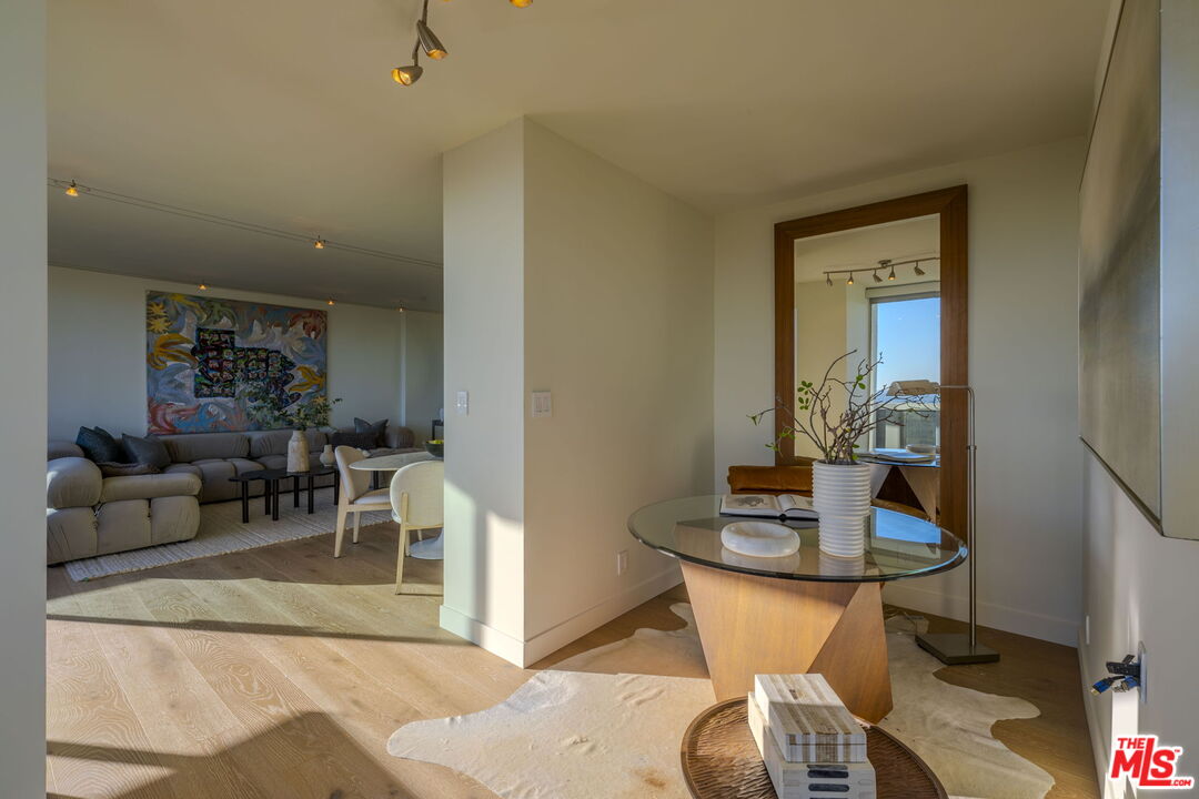 8787 Shoreham Dr Unit: 508/509