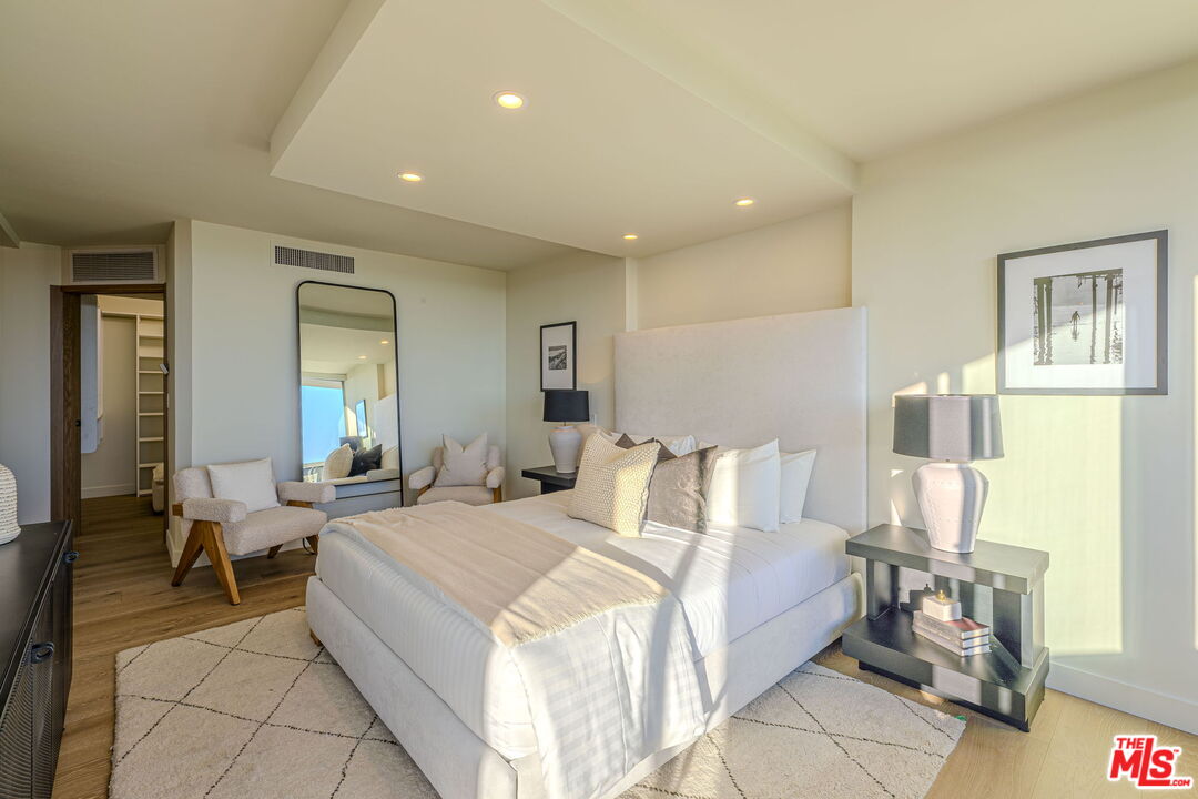 8787 Shoreham Dr Unit: 508/509