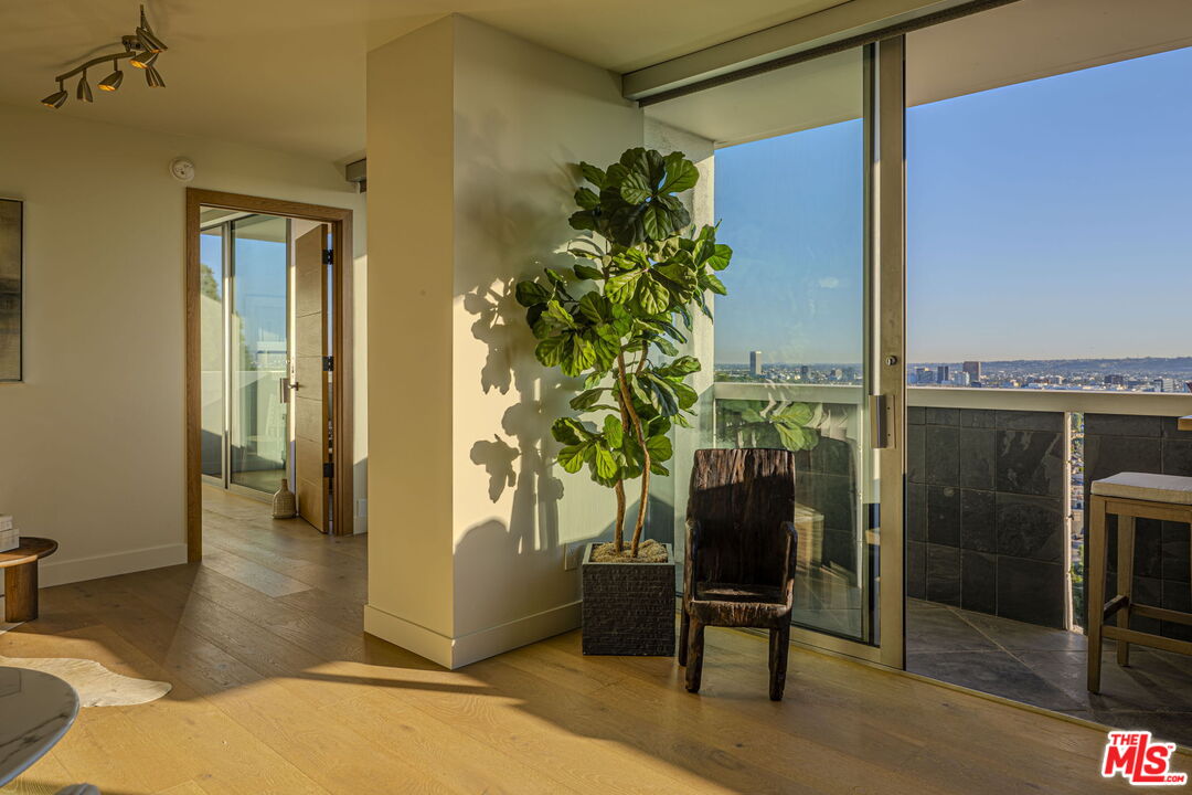 8787 Shoreham Dr Unit: 508/509