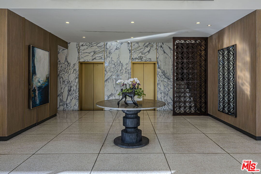 8787 Shoreham Dr Unit: 508/509