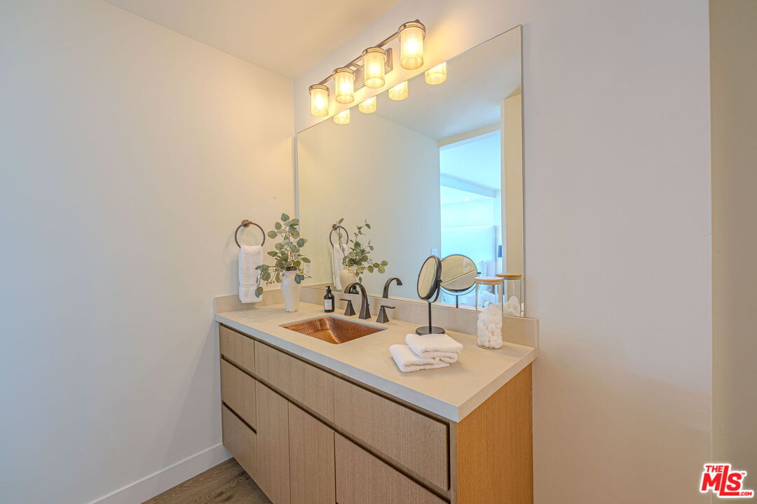 8787 Shoreham Dr Unit: 508/509