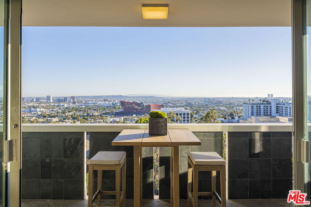 8787 Shoreham Dr Unit: 508/509