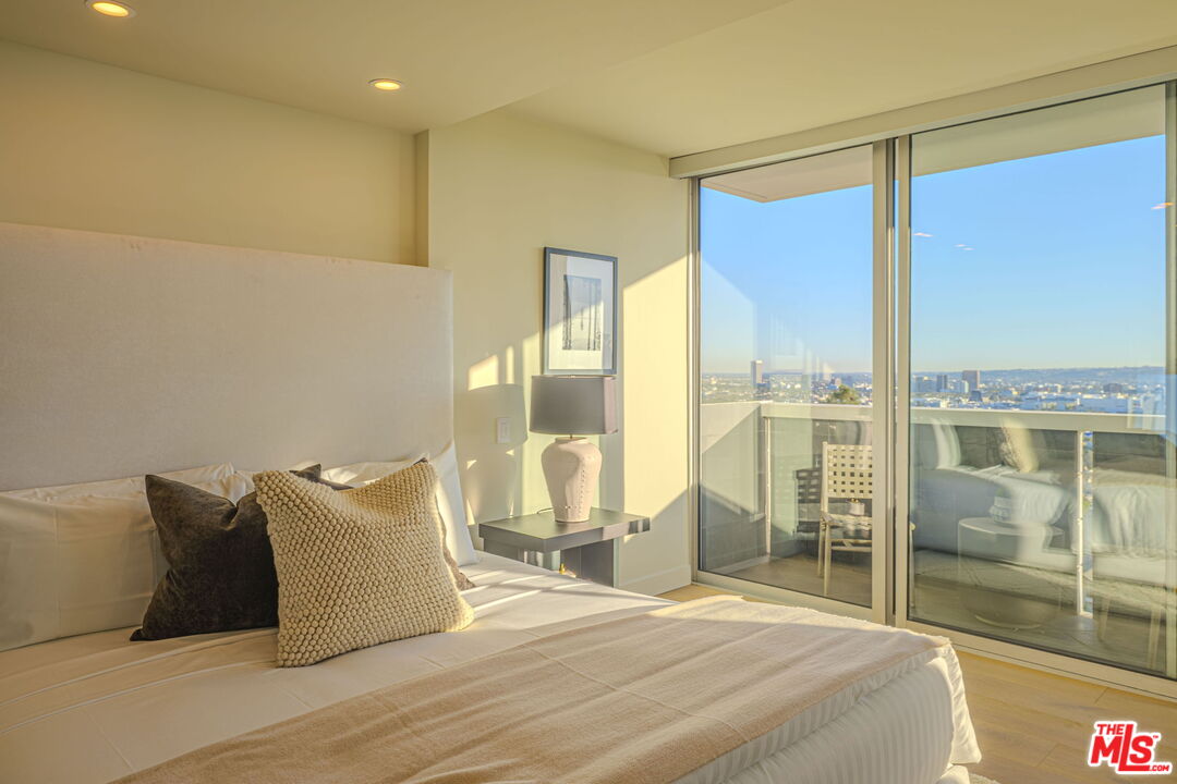 8787 Shoreham Dr Unit: 508/509