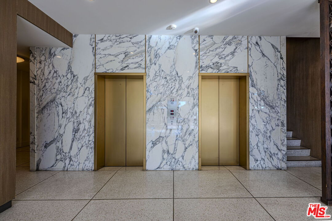 8787 Shoreham Dr Unit: 508/509