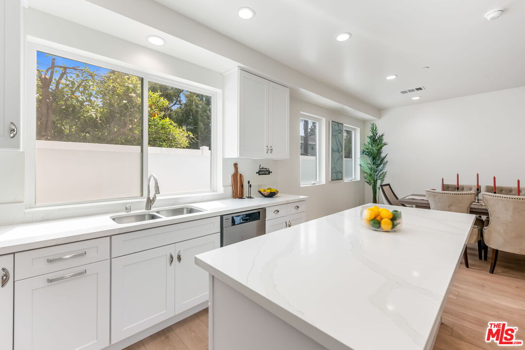 3645 Helms Ave, Culver City