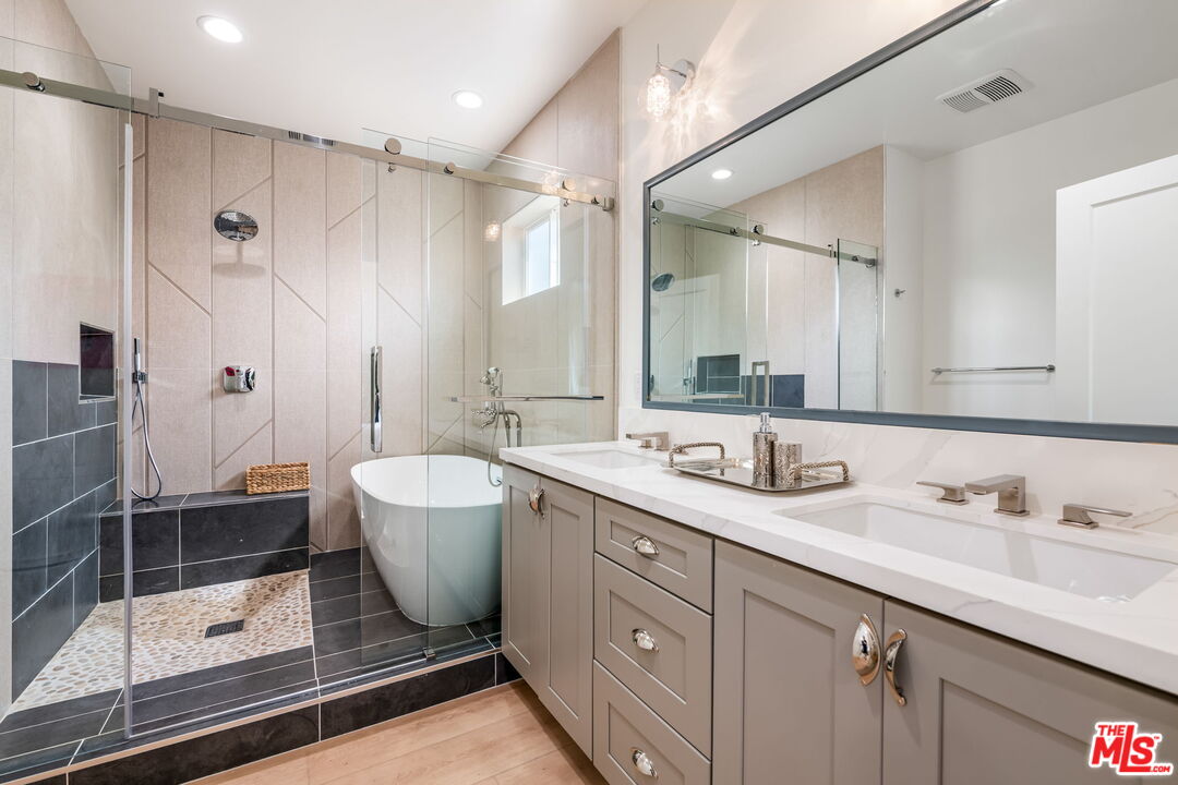 3645 Helms Ave, Culver City