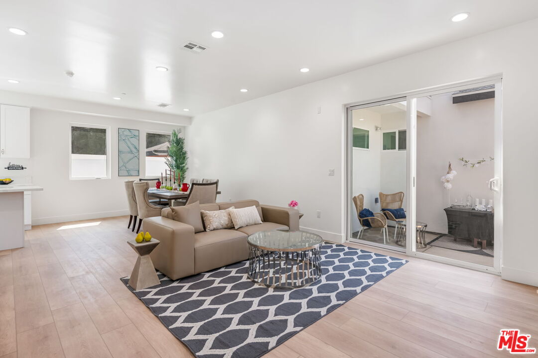 3645 Helms Ave, Culver City