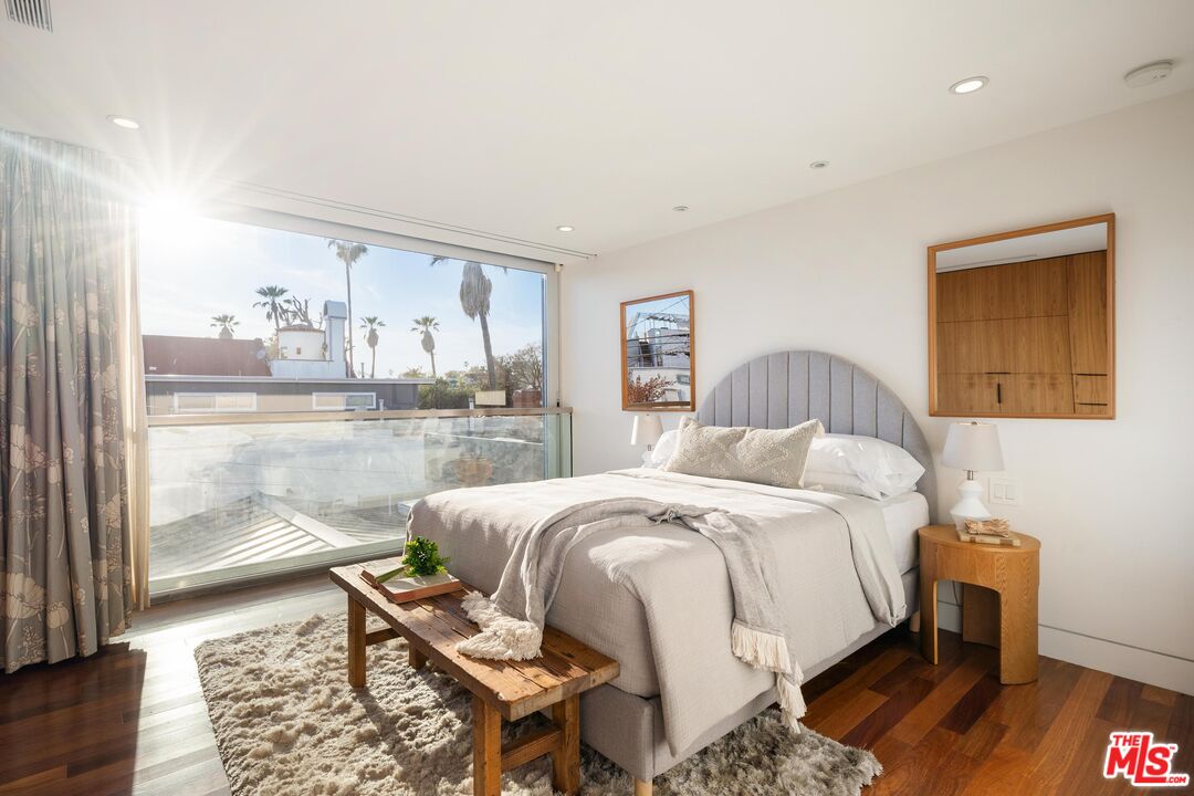 524 Rialto Ave, Venice