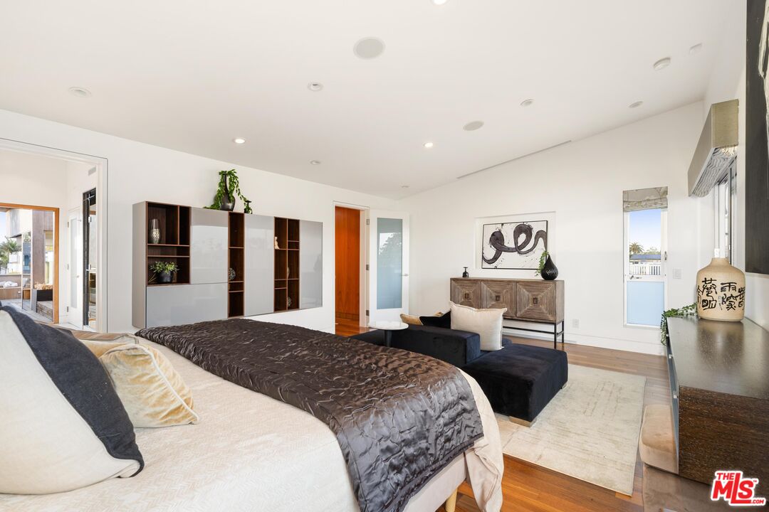524 Rialto Ave, Venice