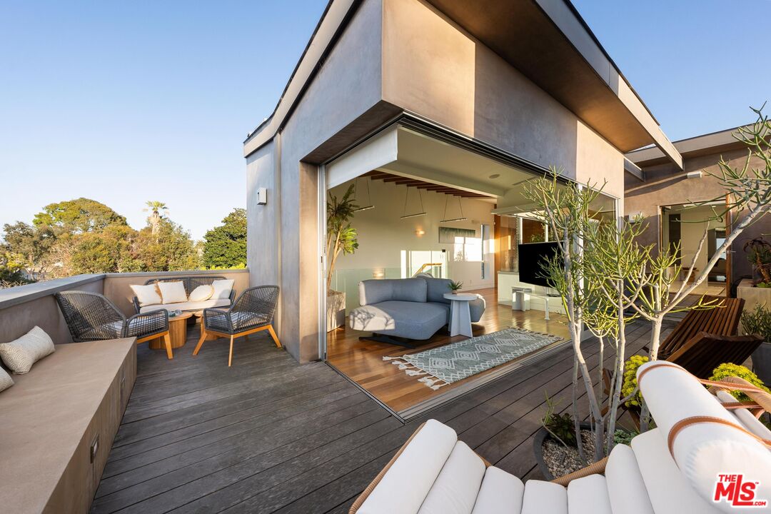 524 Rialto Ave, Venice