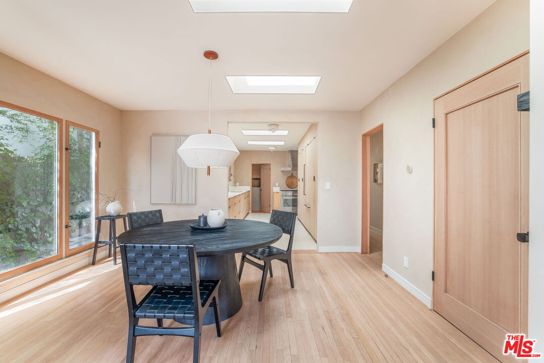 6277 Commodore Sloat Dr, Miracle Mile